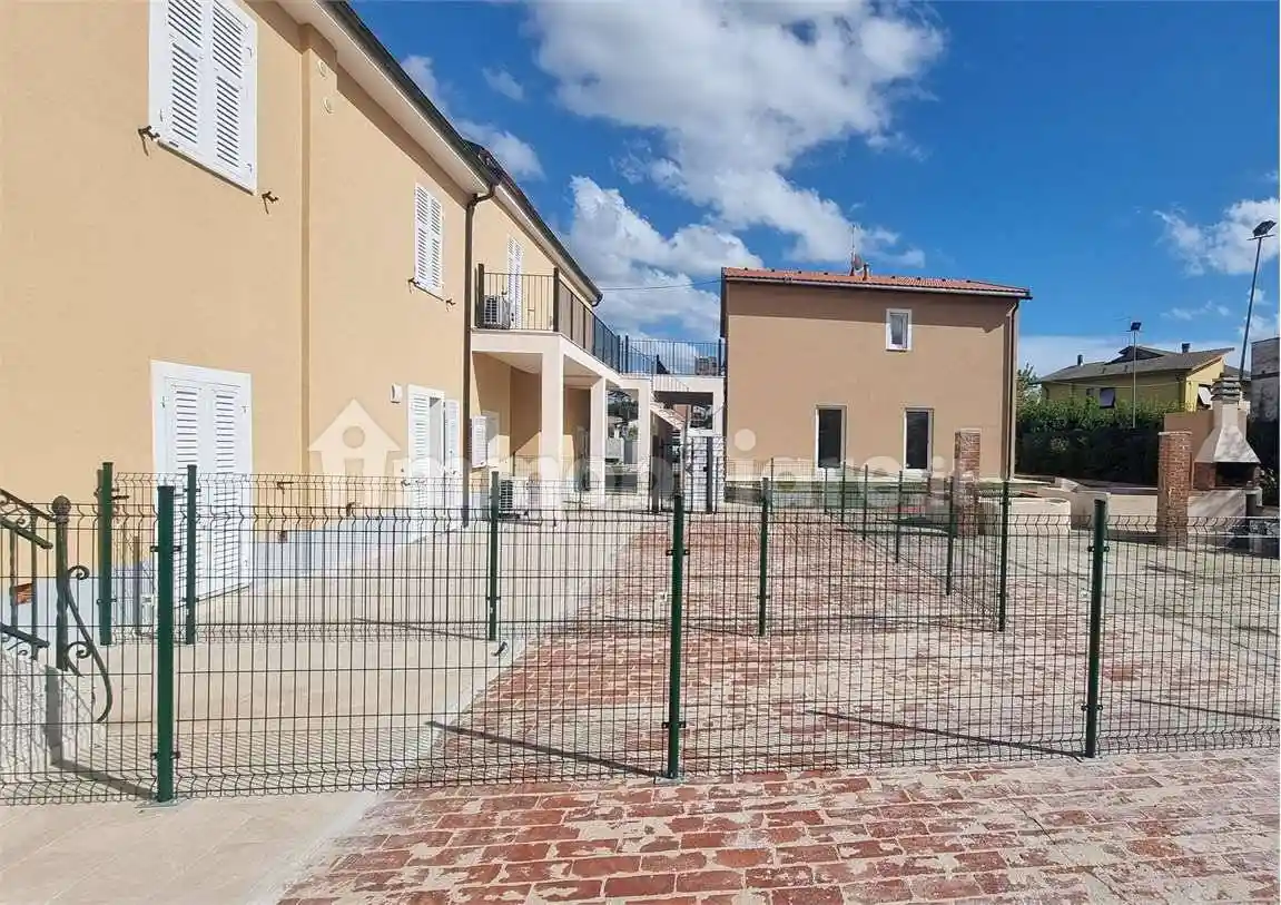 Casa indipendente in vendita a Sarzana