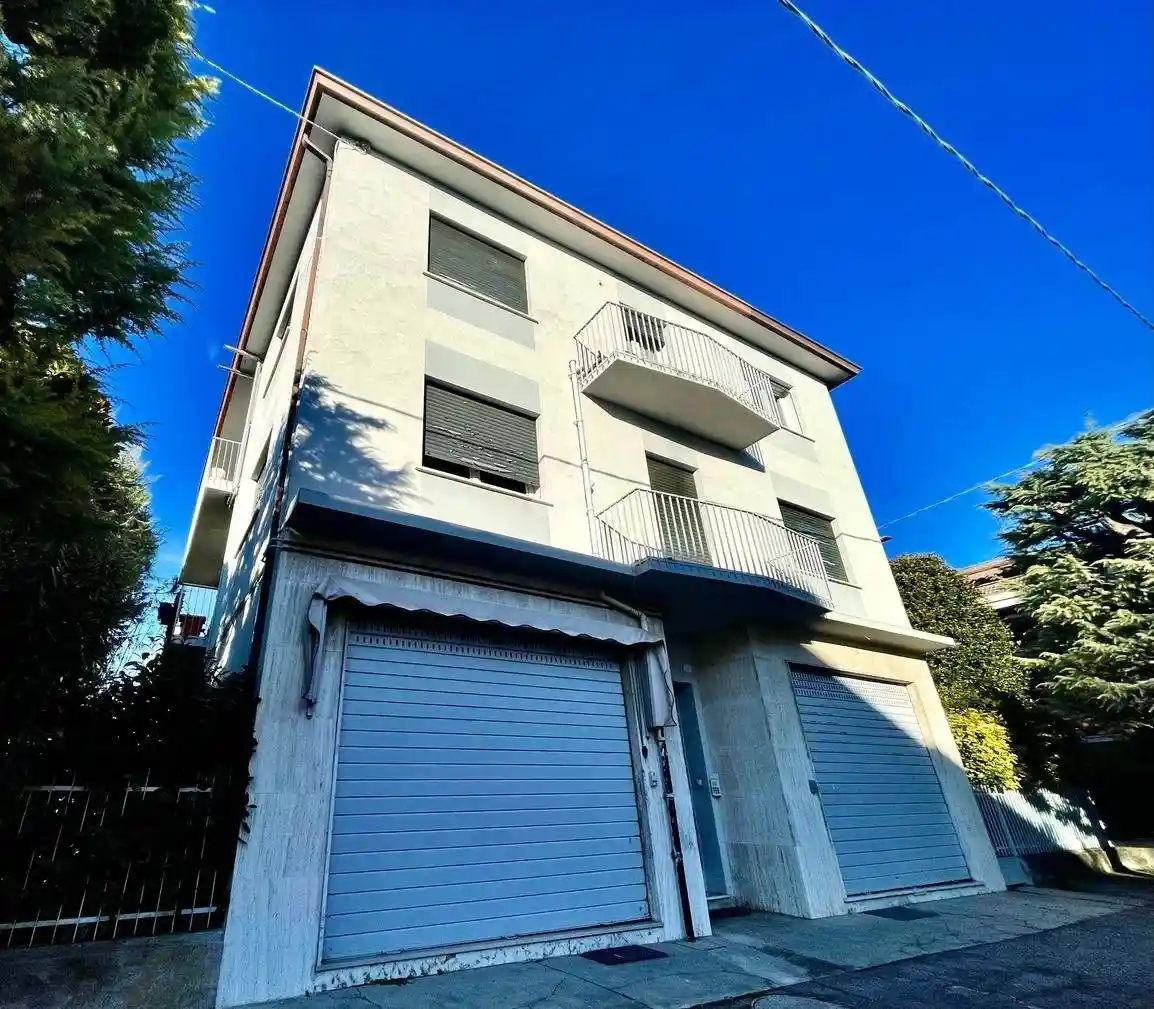 Palazzo - Edificio in vendita a Padova