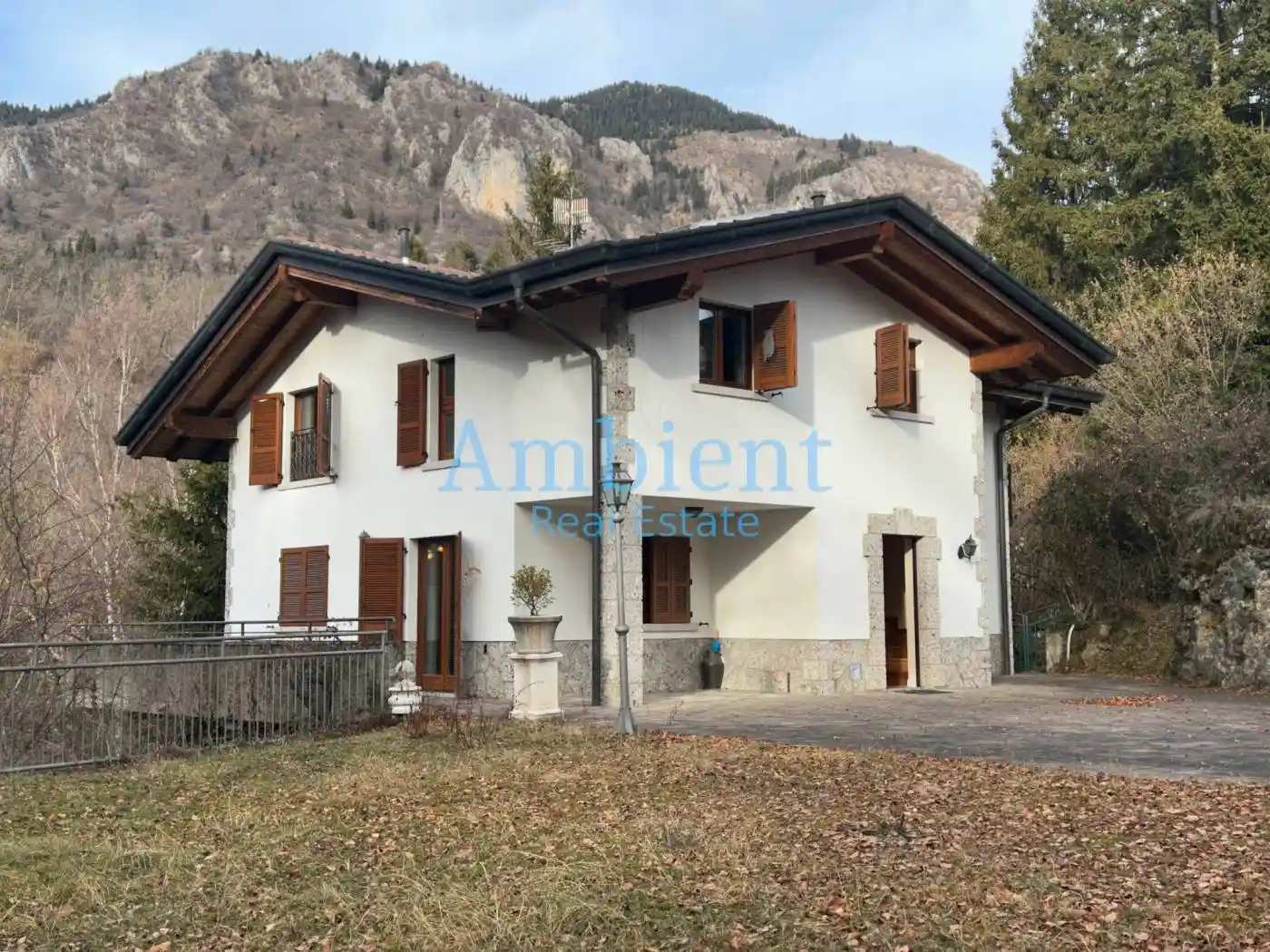 Villa in vendita a Castione della Presolana