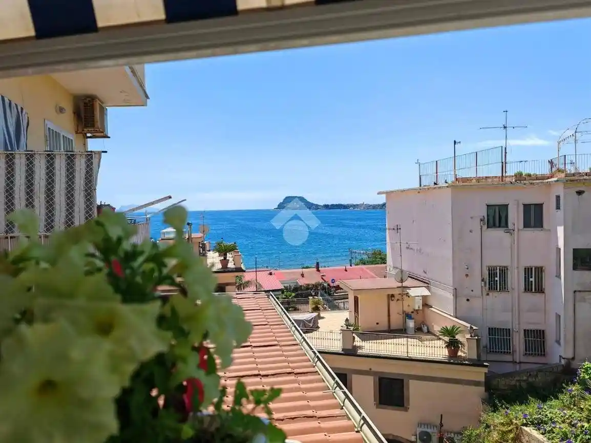 Appartamento in vendita a Pozzuoli