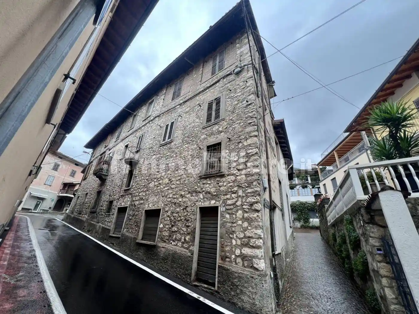 Casa indipendente in vendita a Adrara San Martino