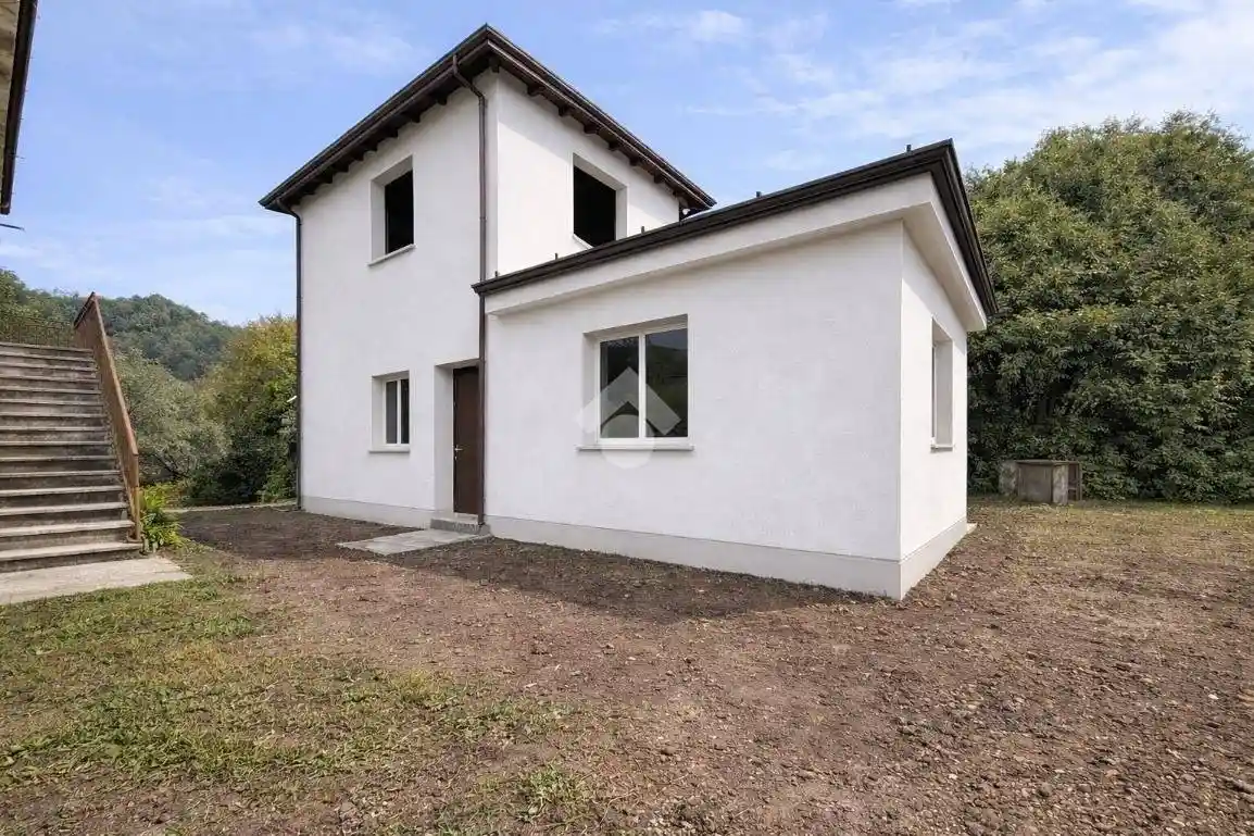 Casa indipendente in vendita a Vezzano Ligure