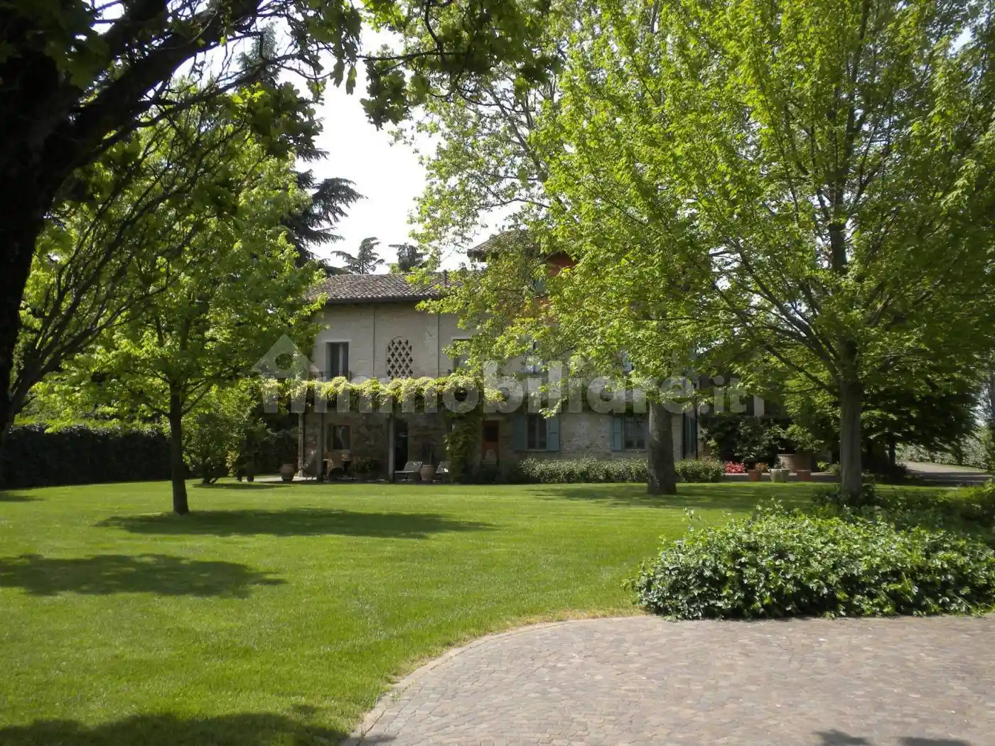 Rustico - Casale in vendita a Traversetolo