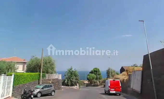 Appartamento in vendita a Aci Castello