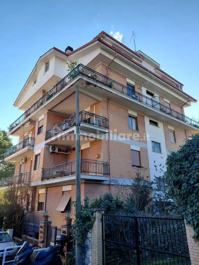 Appartamento in vendita a Guidonia Montecelio