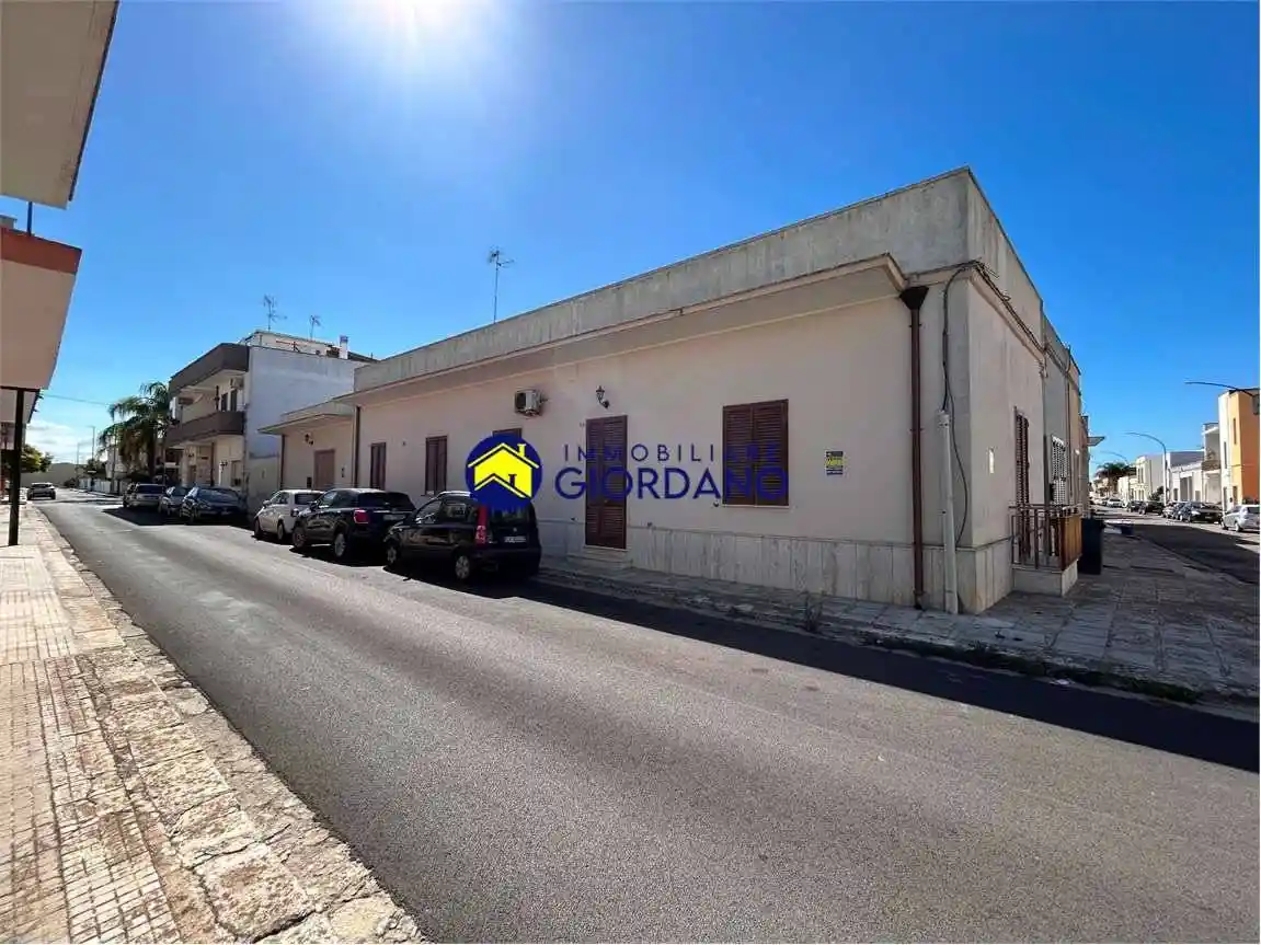 Villa in vendita a Campi Salentina