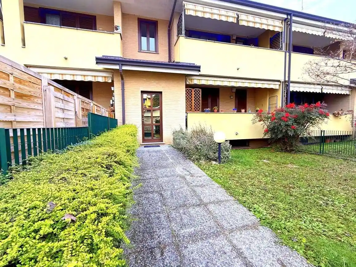 Appartamento in vendita a Caronno Pertusella