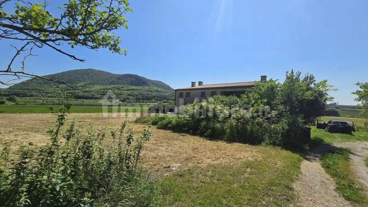 Casa indipendente in vendita a Arquà Petrarca