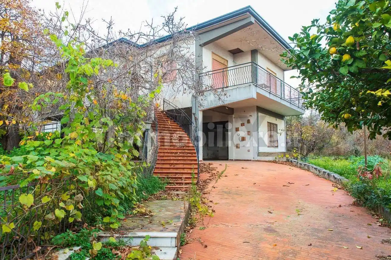 Villa in vendita a Trecastagni