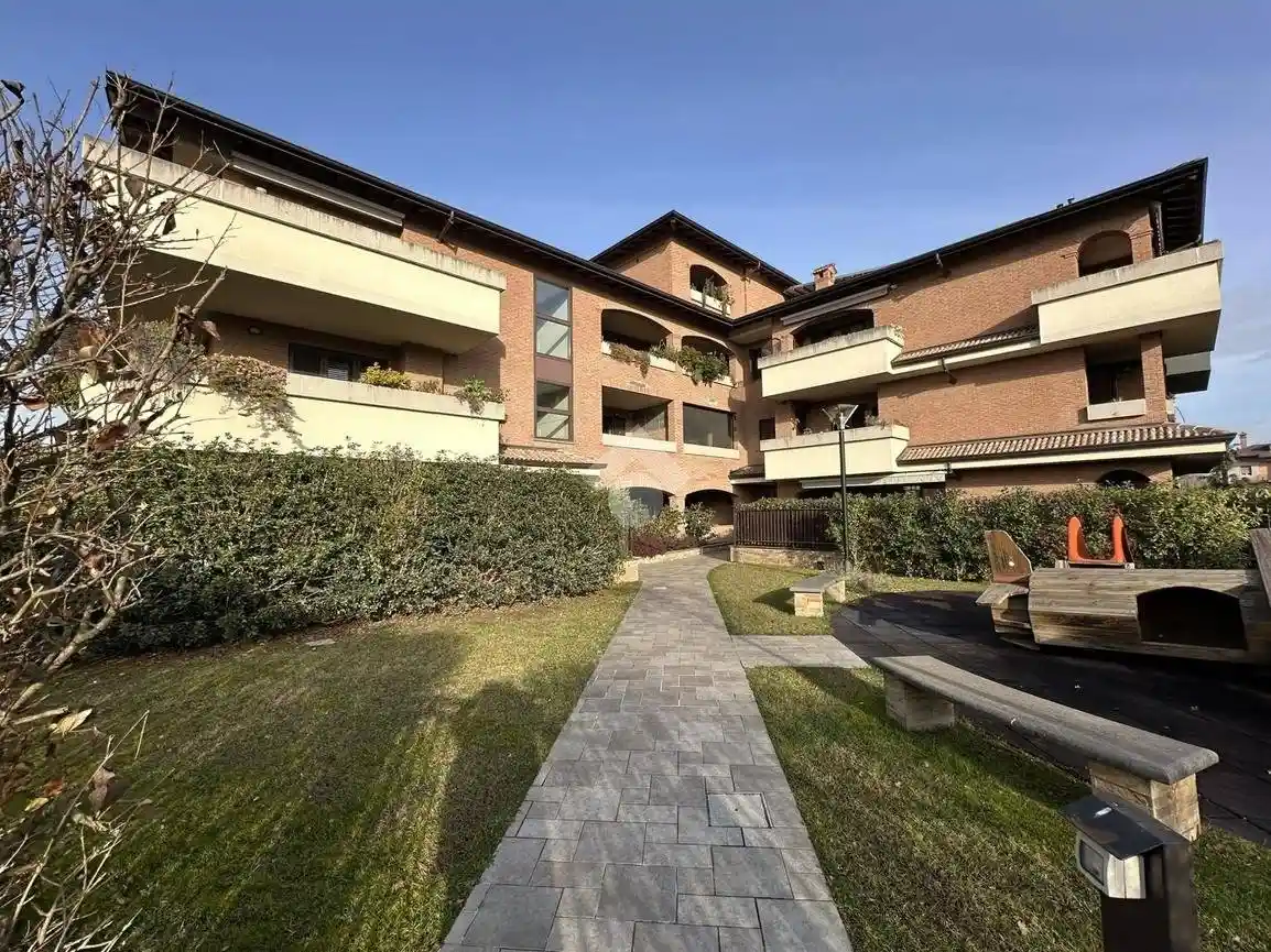 Appartamento in vendita a Carugate