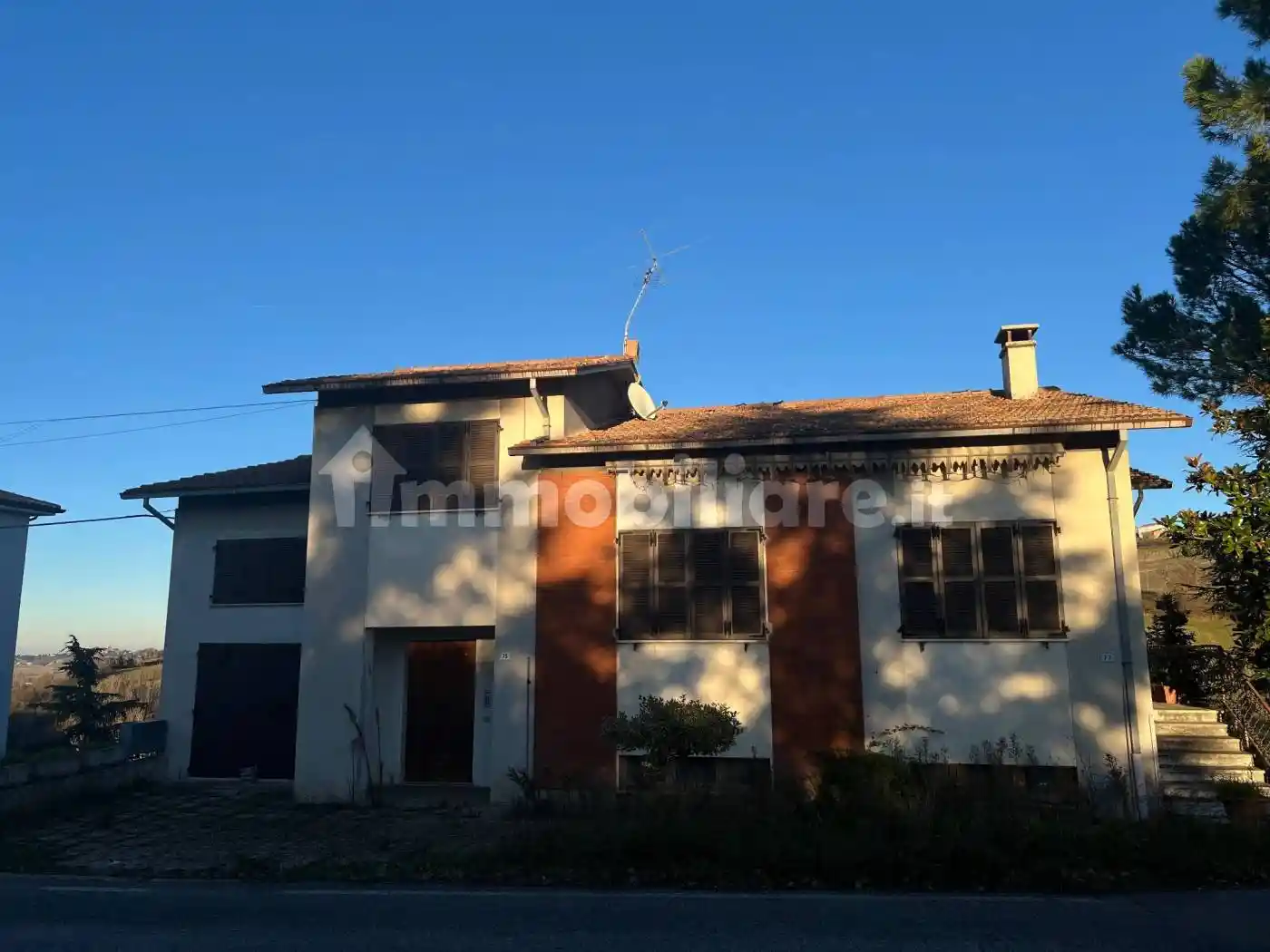 Villa in vendita a Serra de' Conti