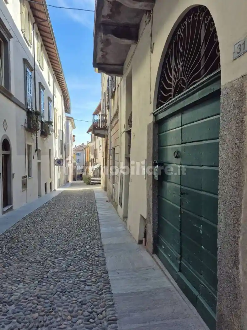 Appartamento in affitto a Arona