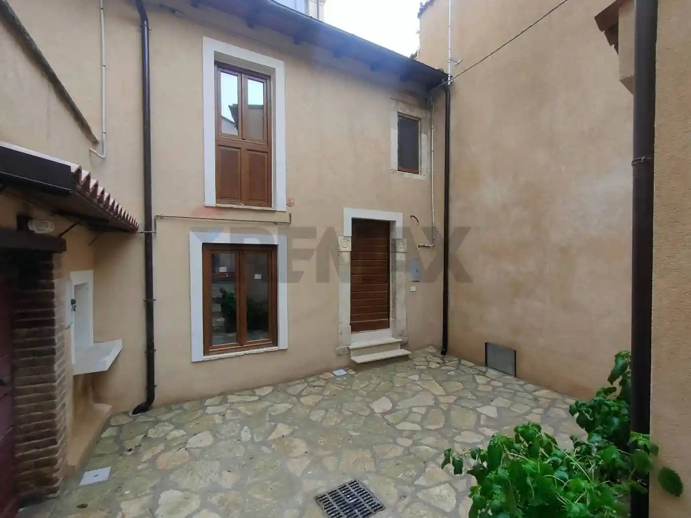 Casa indipendente in vendita a Prata d'Ansidonia