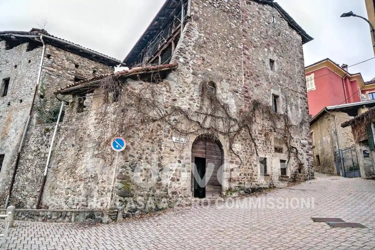 Villa in vendita a Primaluna