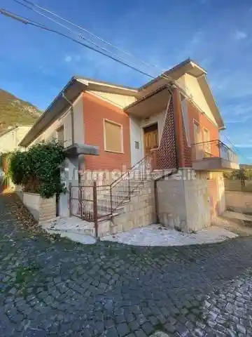 Villa in vendita a Barete