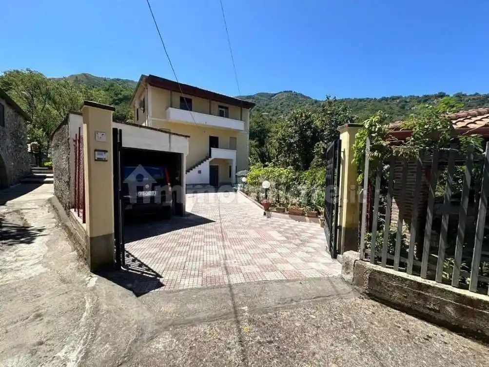 Villa in vendita a Tortorici