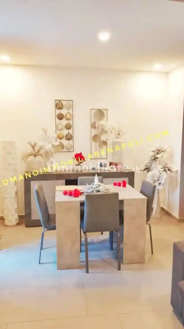 Appartamento in vendita a Napoli