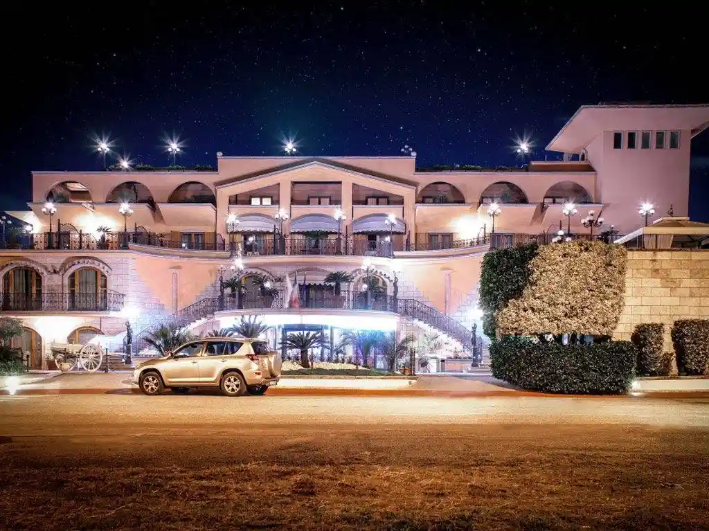 Palazzo - Edificio in vendita a Bovalino