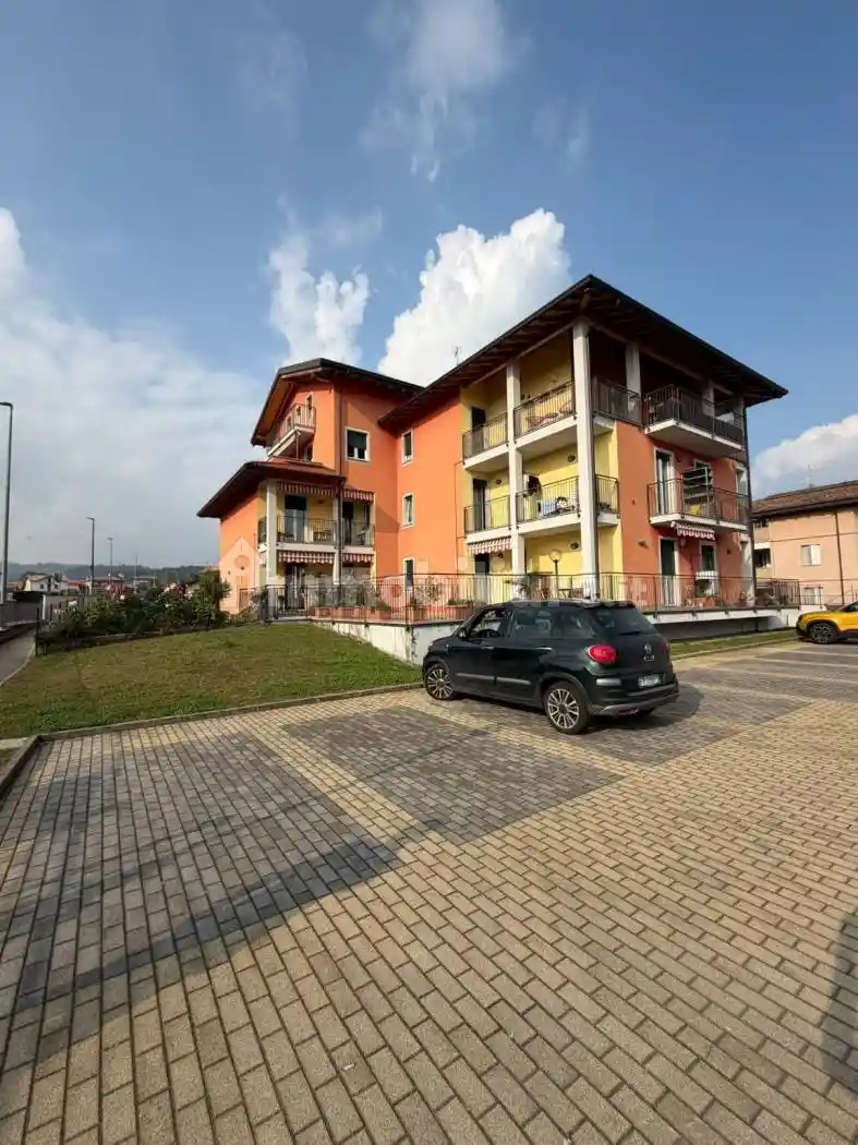 Appartamento in vendita a Oleggio Castello