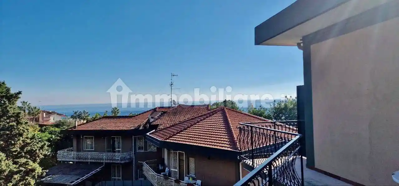 Appartamento in affitto a Aci Castello