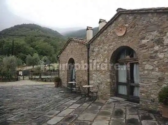 Palazzo - Stabile in vendita a Barberino di Mugello