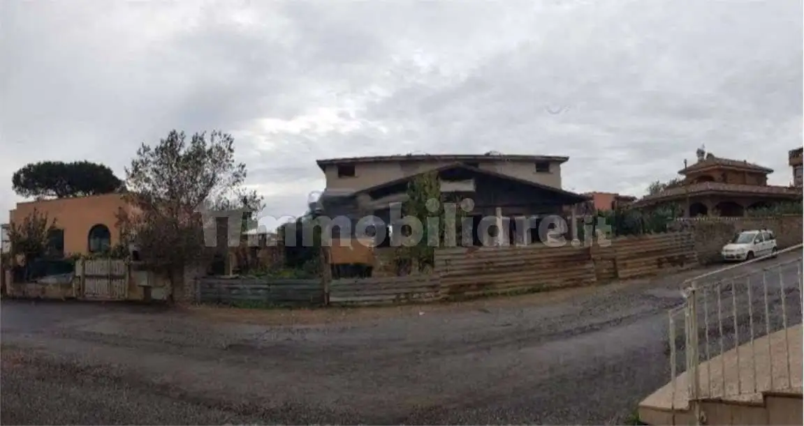 Palazzo - Stabile in vendita a Roma