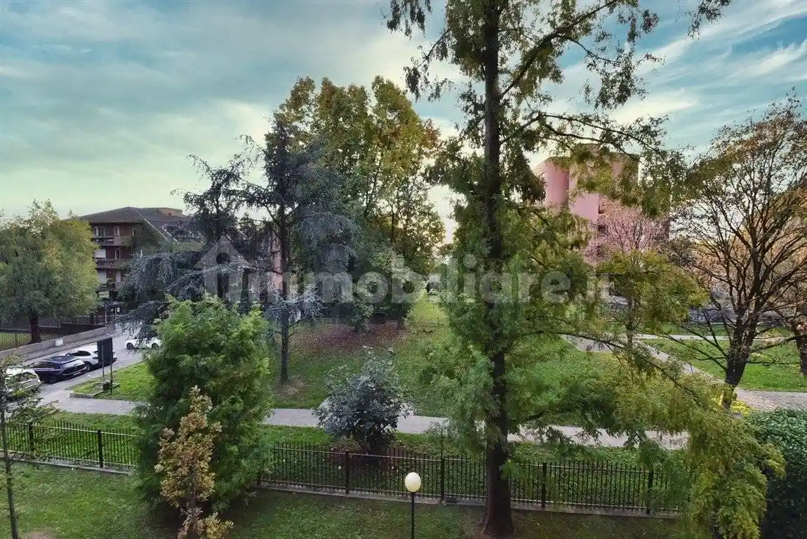 Appartamento in affitto a Vedano al Lambro