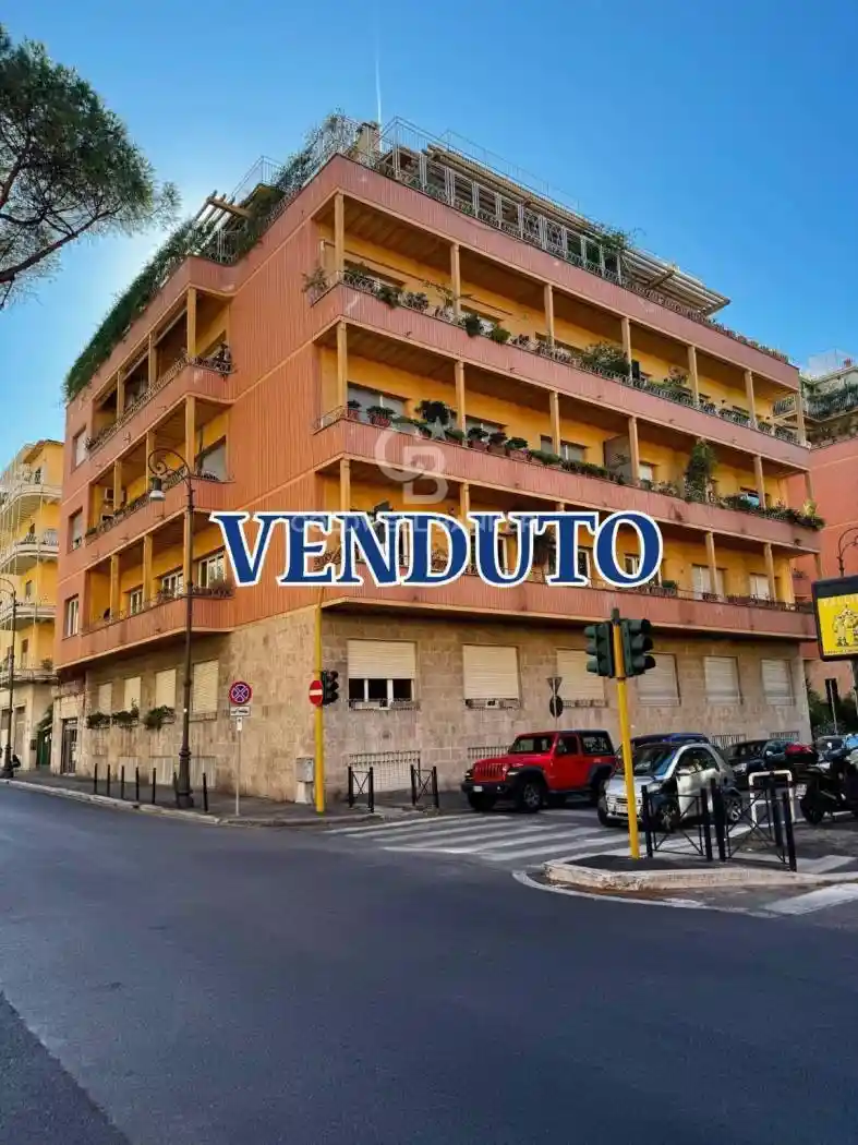 Appartamento in vendita a Roma