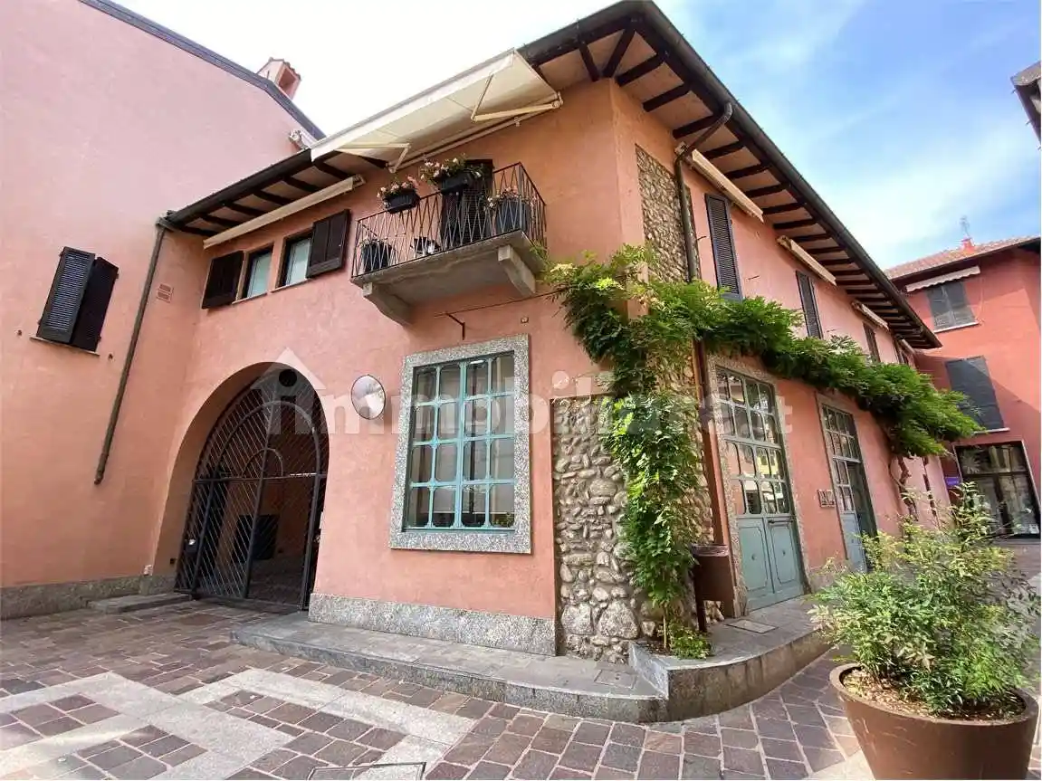 Appartamento in affitto a Sesto Calende