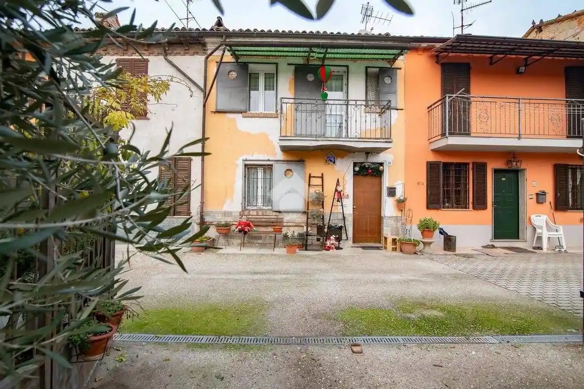 Casa indipendente in vendita a Voghera