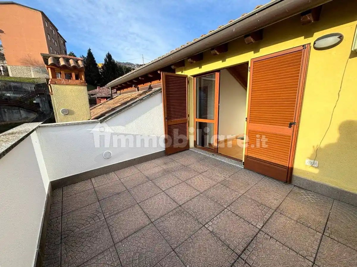 Appartamento in vendita a Gazzaniga