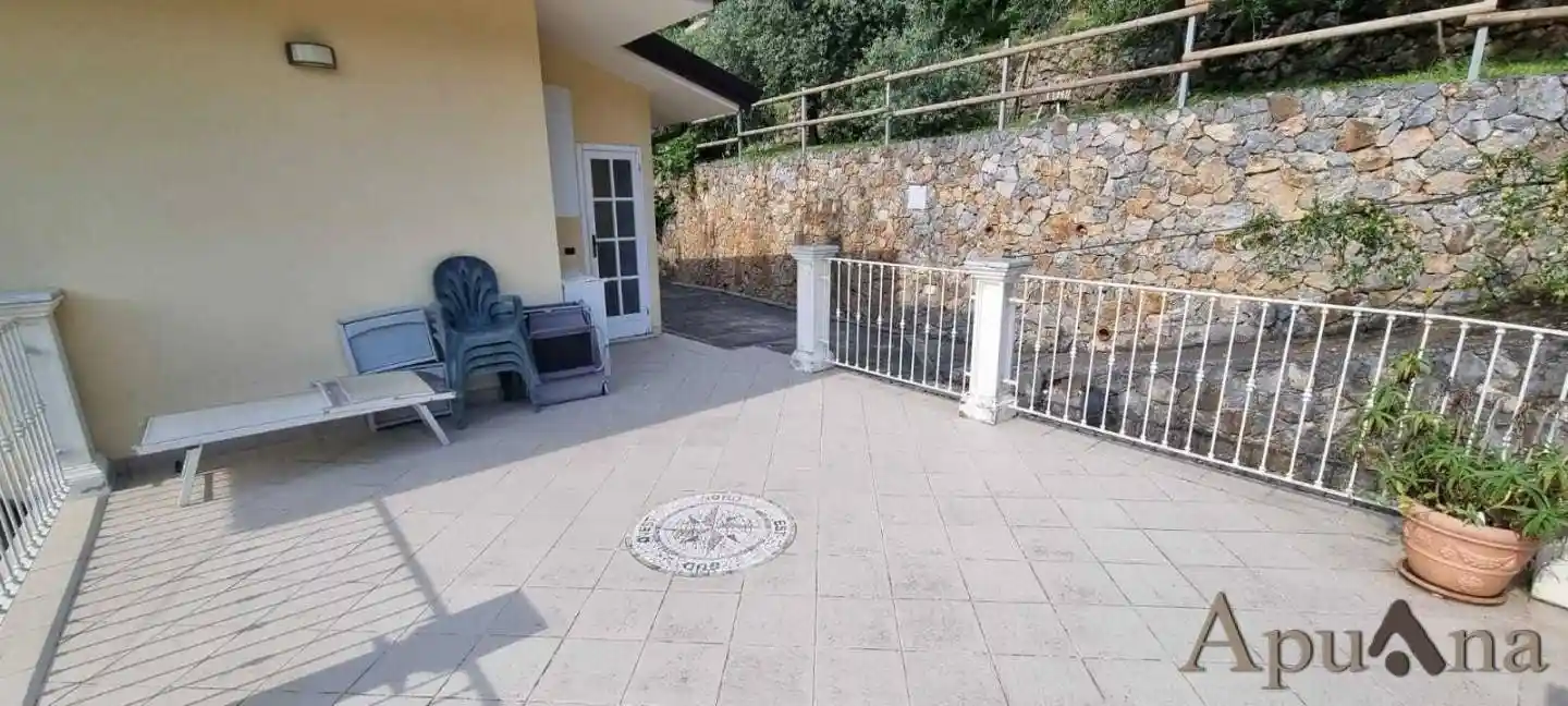 Casa indipendente in vendita a Carrara