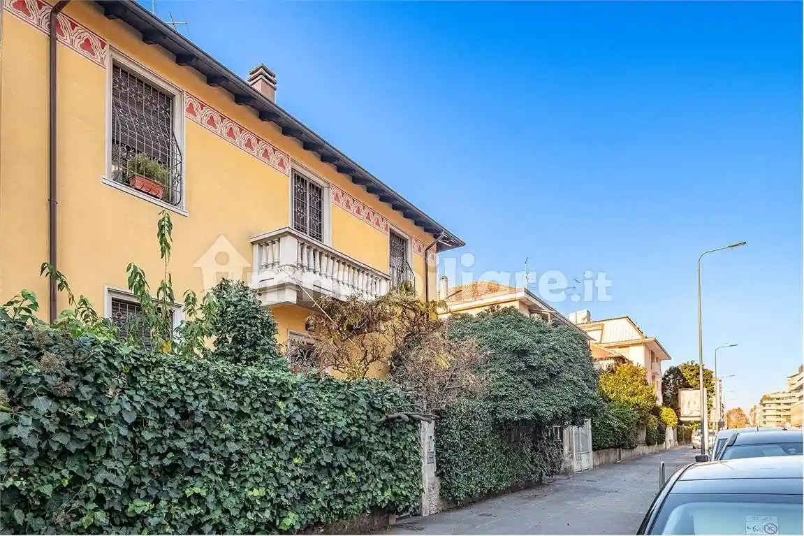 Villa in vendita a Milano