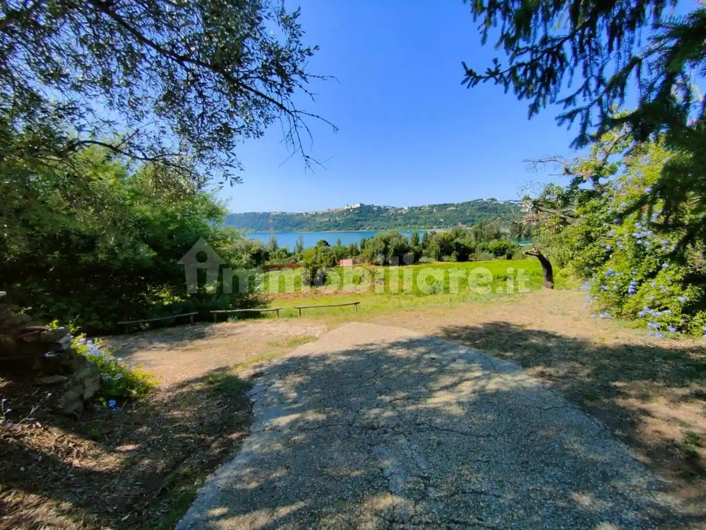 Villa in vendita a Castel Gandolfo