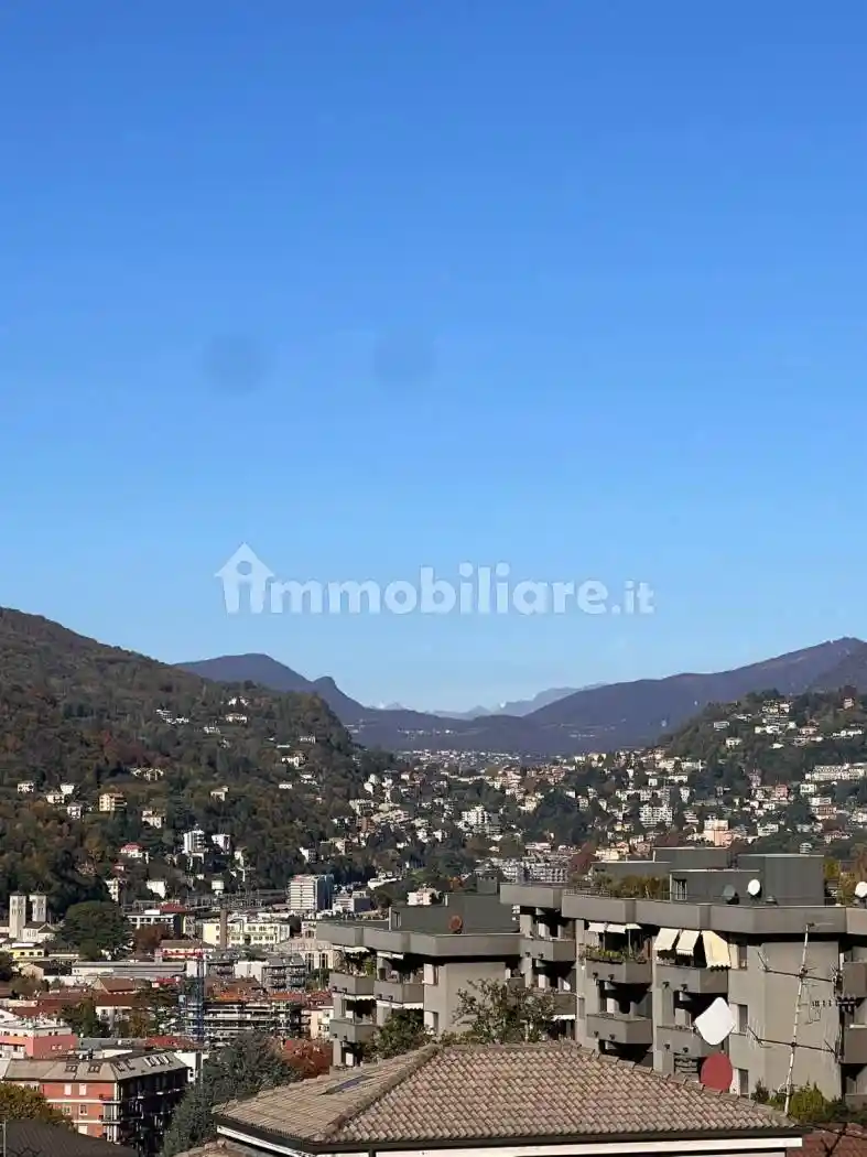 Villa in vendita a Como