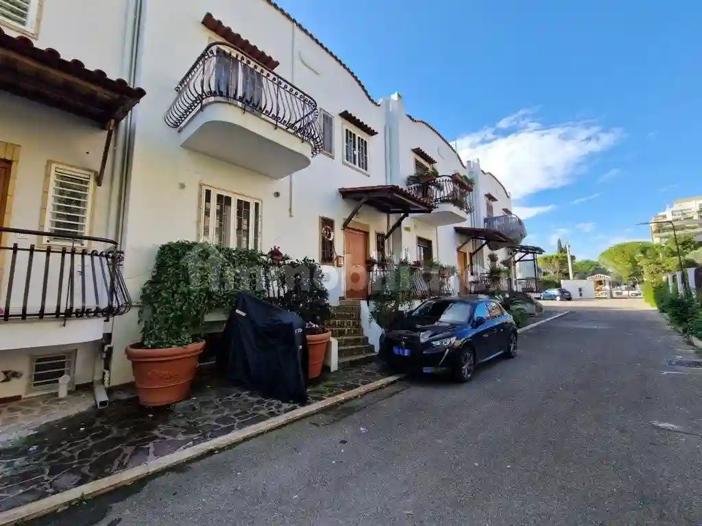 Villetta a schiera - foto 2