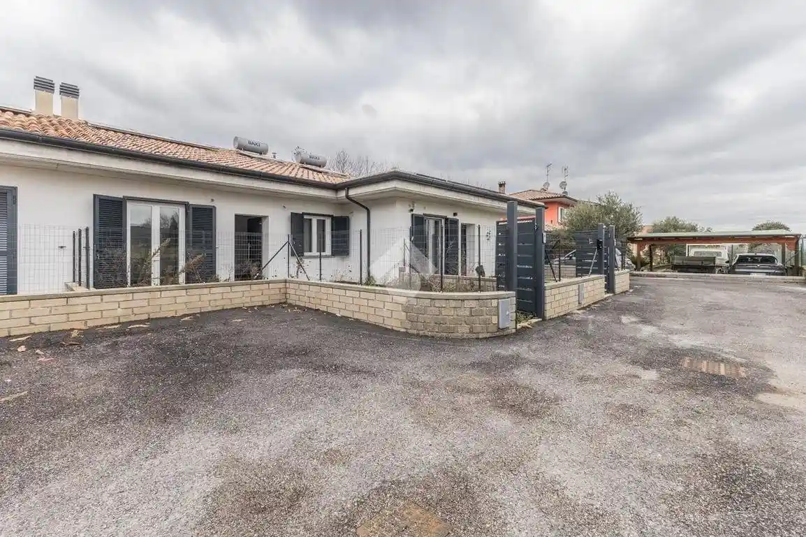 Villa in vendita a Oriolo Romano