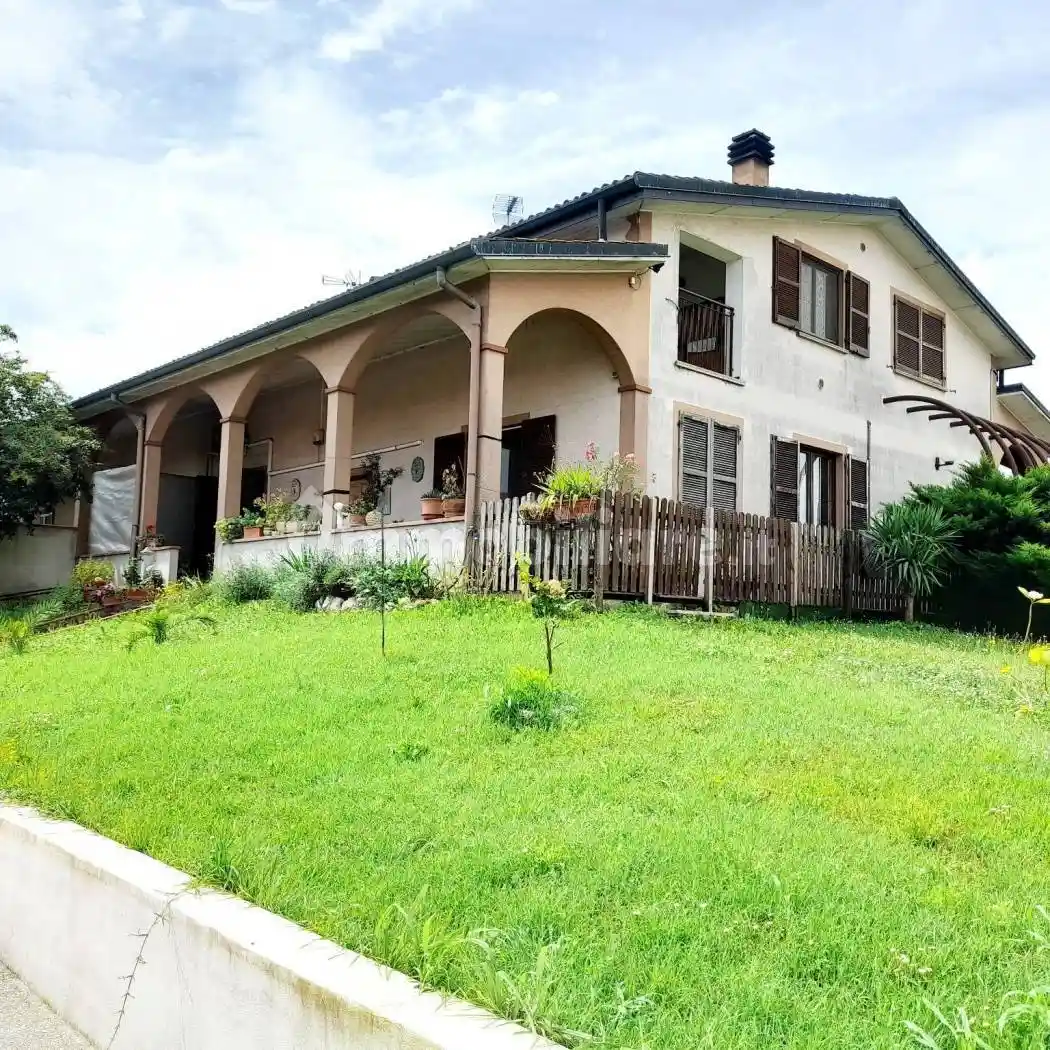 Villa in vendita a Melegnano