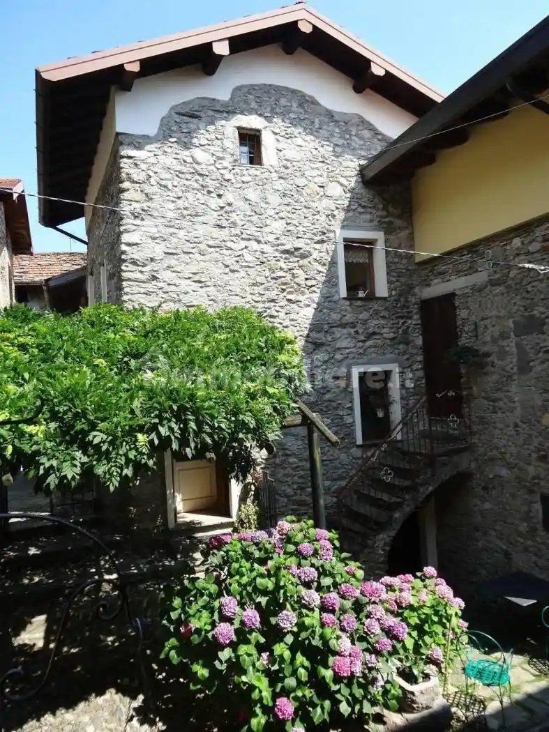 Appartamento in affitto a Vercana