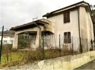 Villa in vendita a Follo