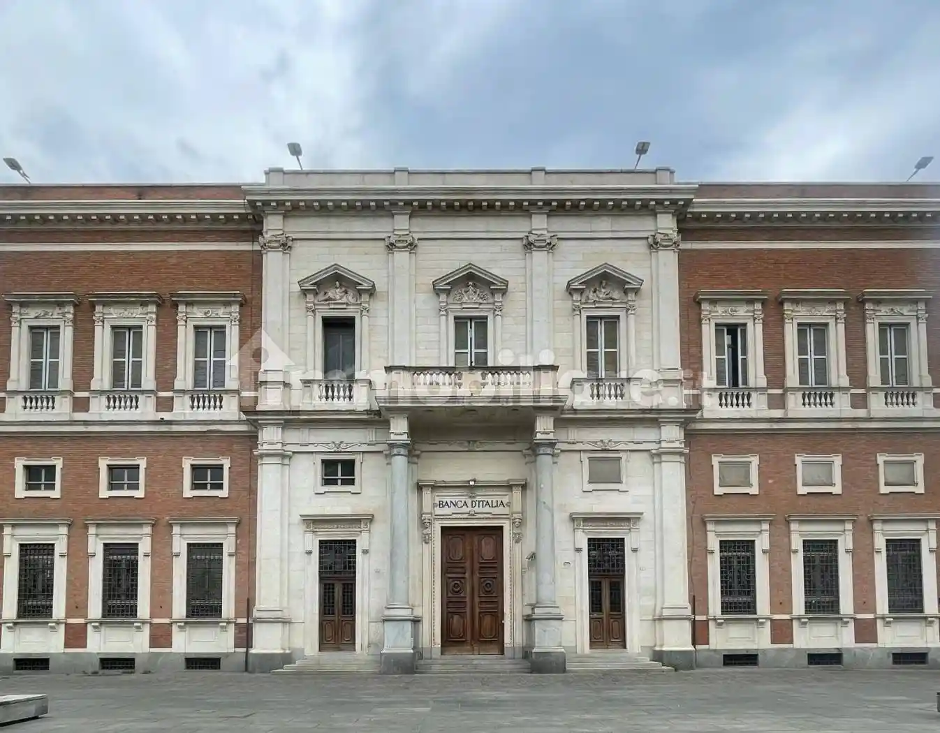 Palazzo - Edificio in affitto a Reggio Emilia