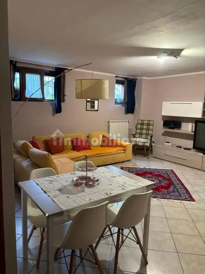 Appartamento in affitto a Caronno Pertusella