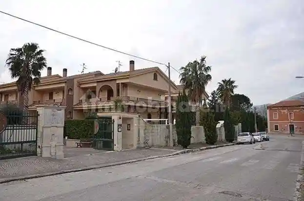 Villetta a schiera in vendita a San Felice a Cancello