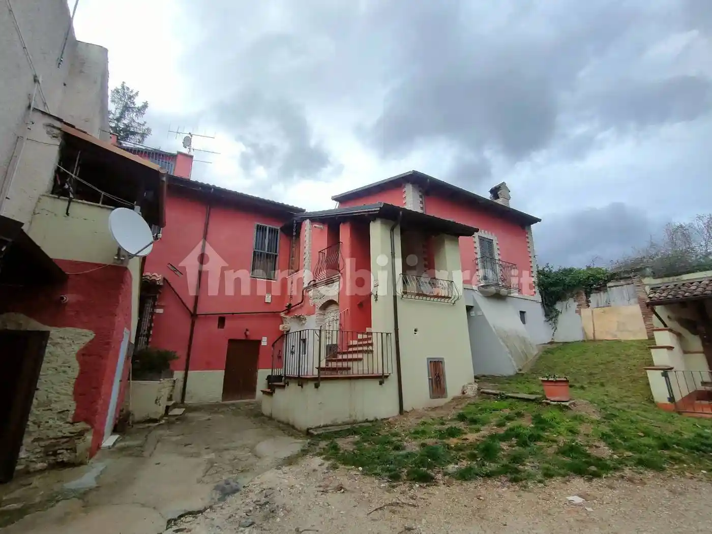 Casa indipendente in vendita a Pizzoli