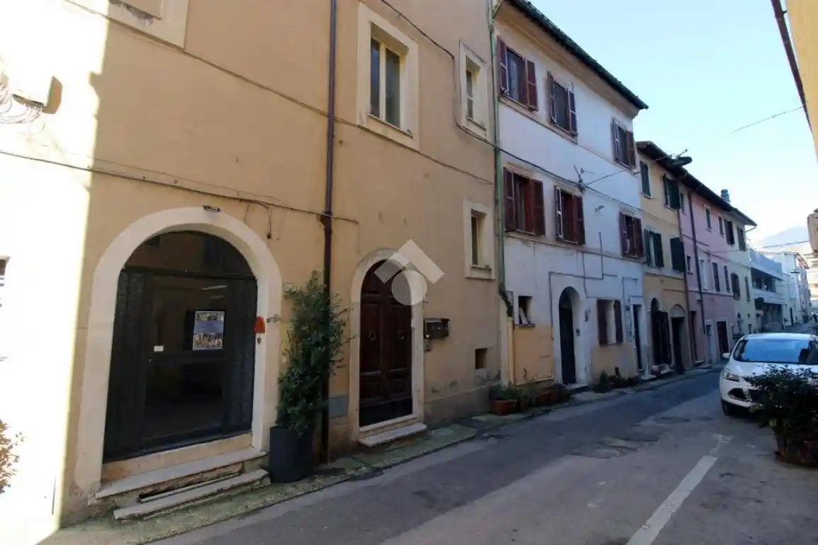 Appartamento in vendita a Poggio Mirteto