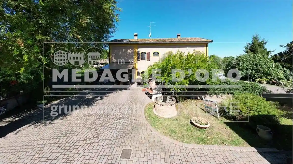 Casa indipendente in vendita a Modena