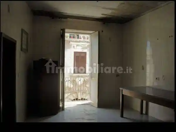 Palazzo - Edificio in vendita a Padova