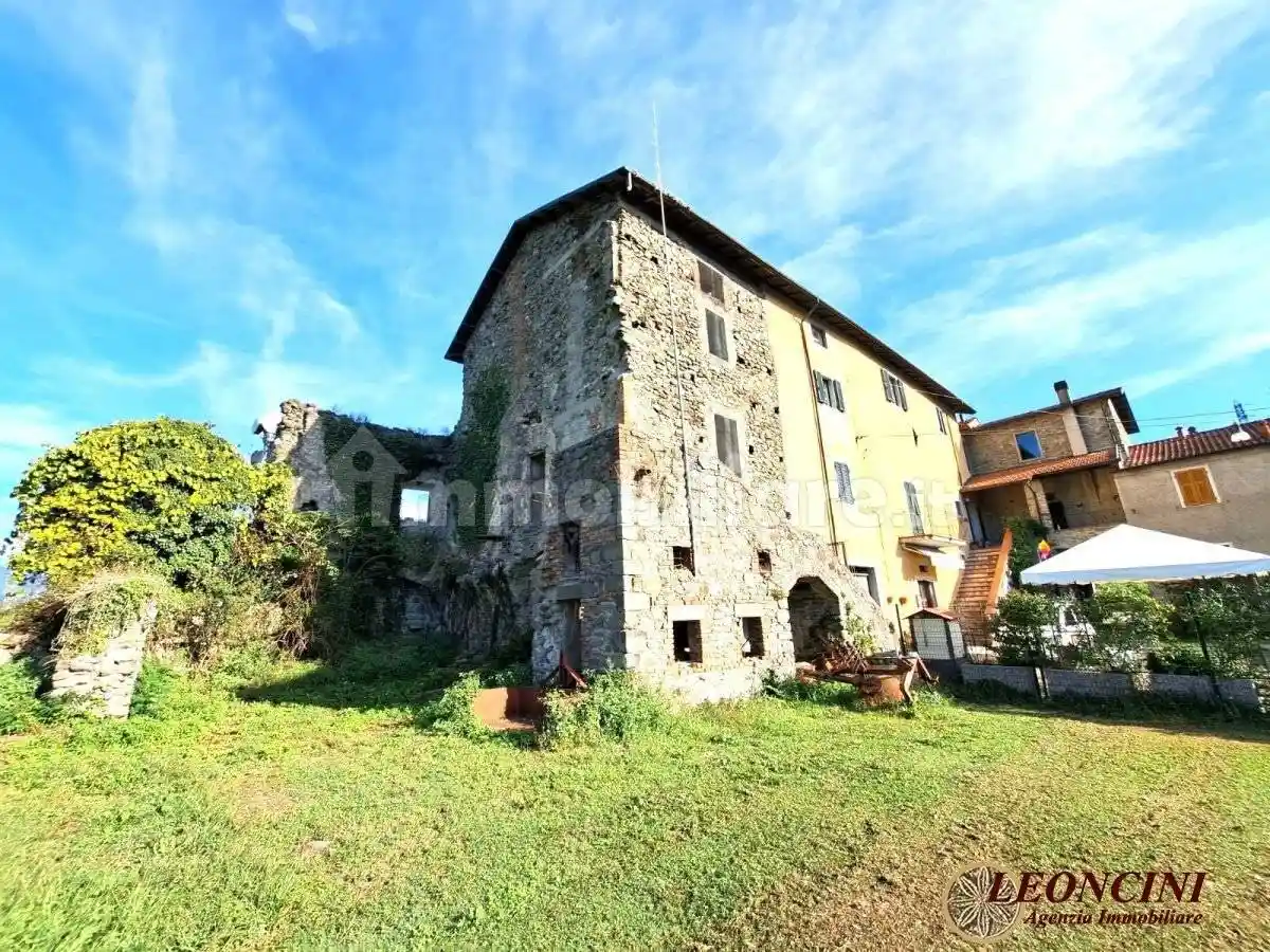 Rustico - Casale in vendita a Filattiera