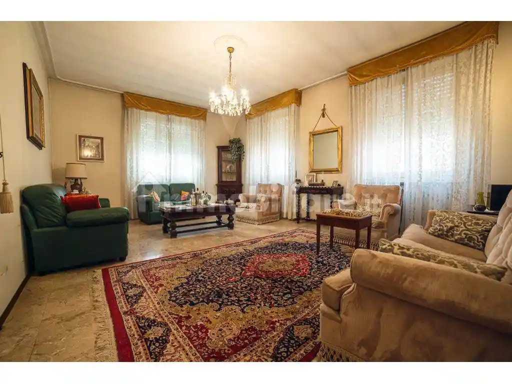 Villa in vendita a Camaiore