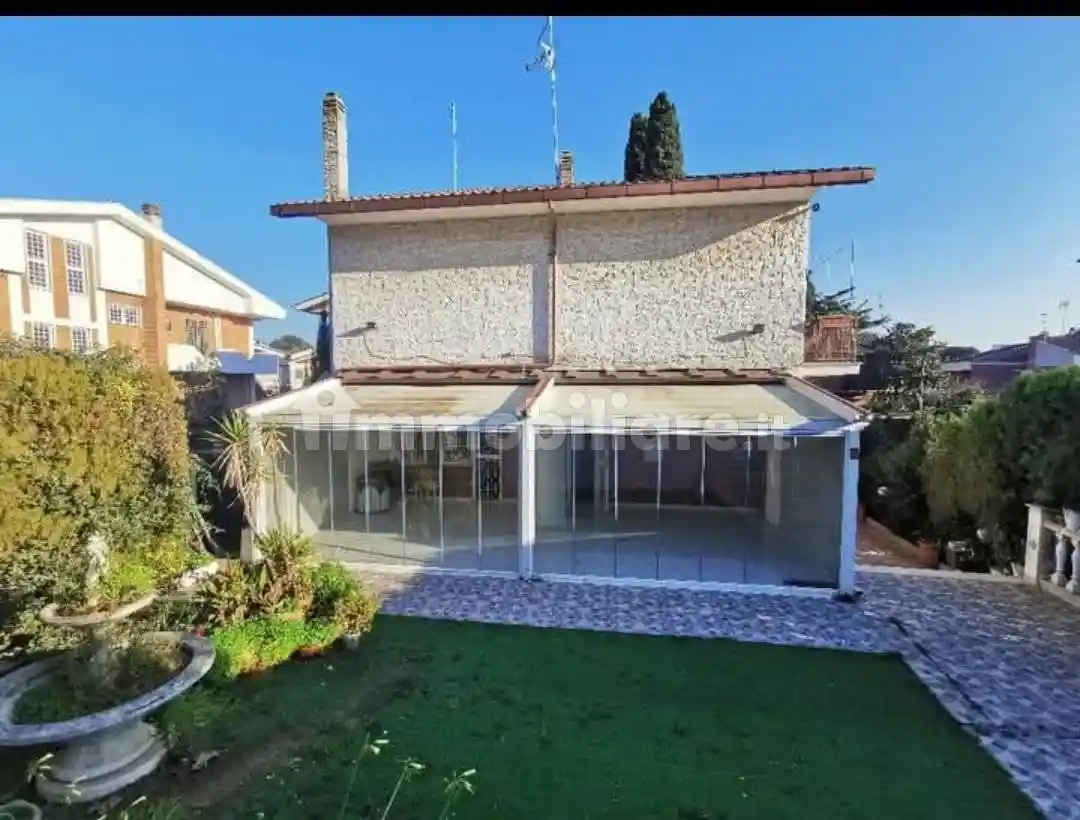 Villa in vendita a Roma